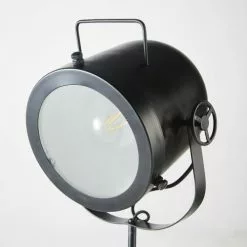 Maisons Du Monde Lampadaires Lampadaire Trépied En Manguier Et Métal Noir H130 -Luminaires Soldes lampadaire trepied en manguier et metal noir h130 1000 12 37 191466 6